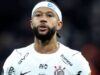Memphis Depay deixou o Corinthians depois que o clube decidiu não renovar seu contrato.