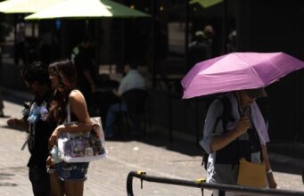 Onda de calor SoCal: temperaturas de três dígitos, clima de incêndio e inundações costeiras reservadas SoCal heat wave: Triple-digit temperatures, fire weather and coastal flooding in store