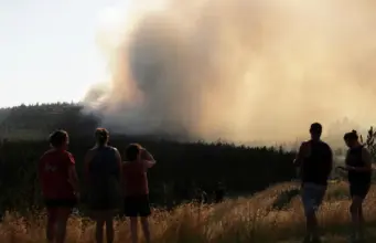 Incêndios florestais no estado de Washington destruíram mais de 100 casas.