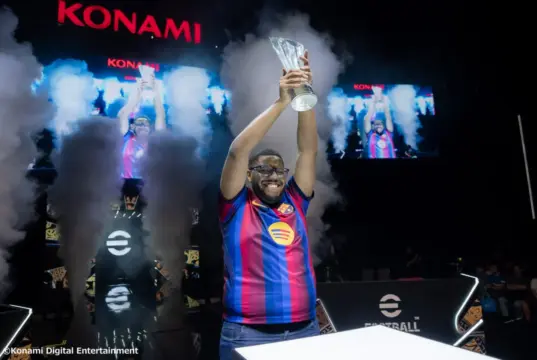 O Brasil venceu ambas as divisões do torneio mundial de eFootball realizado em Bangkok.