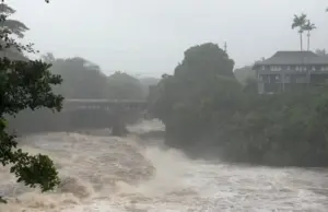Lala é uma tempestade tropical que atualmente castiga o Havaí com ventos fortes e chuvas.